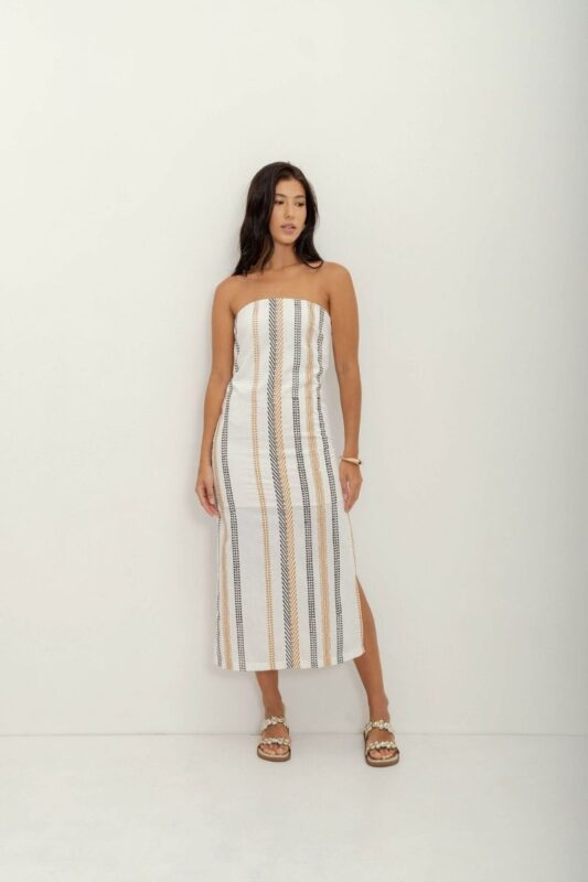 Vestido mid tomara que caia: uma peça clássica e sofisticada, perfeita para eventos casuais ou formais, que realça a feminilidade com estilo e elegância