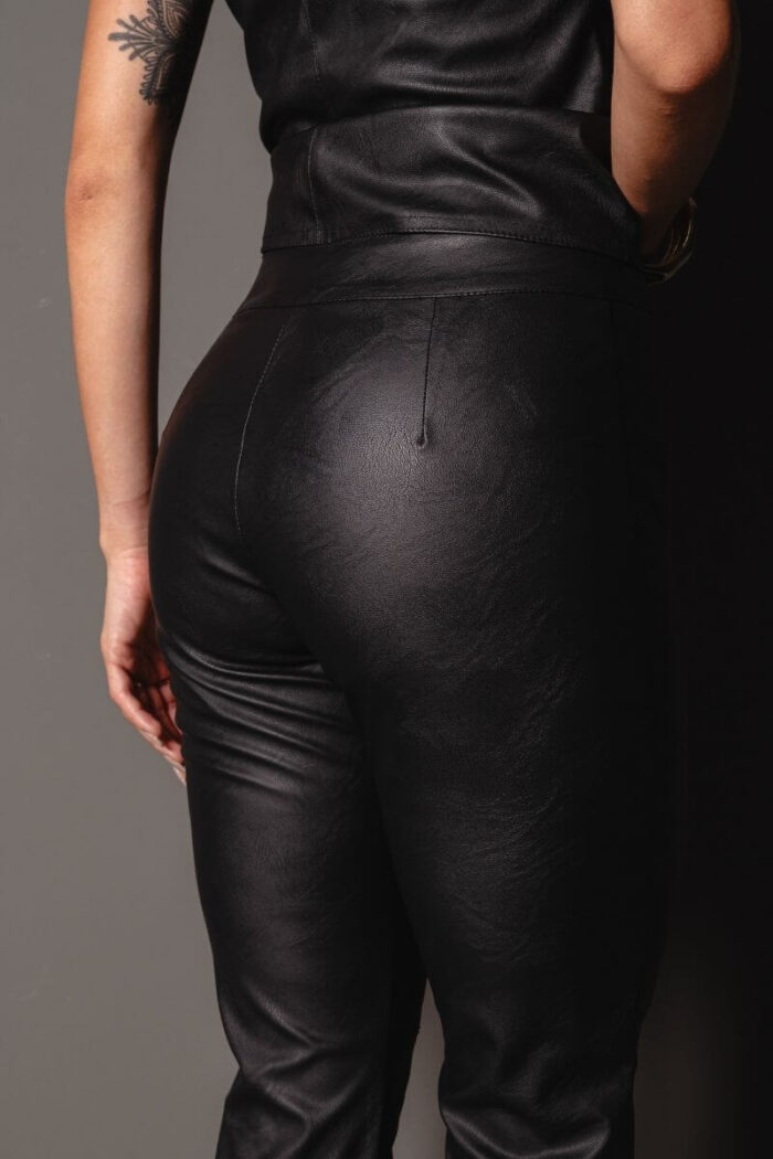Calça Couro
