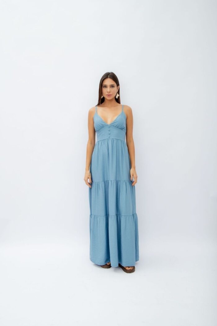 Vestido Azul Íris contém design midi decotado, lastex nas costas e regulador nas alças, saia em 3 marias. Perfeito para qualquer ocasião.